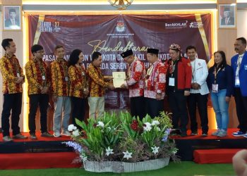 Pasangan Sinoeng-Budi Resmi Daftar ke KPU Salatiga untuk Pilkada 2024