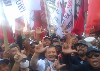 Didampingi Gibran,  Ahmad Luthfi-Taj Yasin Resmi Daftar di KPU Jateng