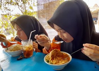 Warung Bakso Klenger Om Badut Demak Dirintis Sejak Pulang Merantau dari Jakarta