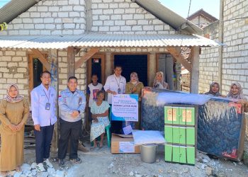 PLN Nusantara Power UP Rembang Serahkan Bantuan Pembangunan Rumah Layak Huni di Desa Trahan