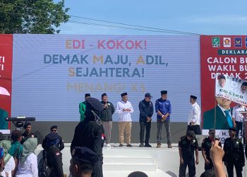Sebelum Daftar di KPU Kabupaten Demak, Pasangan Edi-Koko Ziarah ke Makam Sultan Fatah