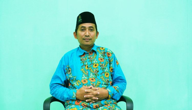 Abdul Mufid, Akademisi Santri Asal Pati yang Berhasil Meraih Gelar Profesor Usai Berjuang Puluhan Tahun 1 Abdul Mufid, Akademisi Santri Asal Pati yang Berhasil Meraih Gelar Profesor Usai Berjuang Puluhan Tahun