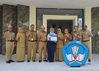 Dindikpora Rembang Beri Penghargaan kepada Peraih Medali Perunggu OSN IPS Nasional