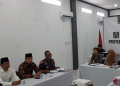 Musyawarah Tertutup Gugatan Dico-Ali di Bawaslu Kendal Hanya Dihadiri 1 Anggota KPU 12 Musyawarah Tertutup Gugatan Dico-Ali di Bawaslu Kendal Hanya Dihadiri 1 Anggota KPU
