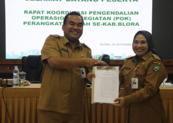 Jelang Kampanye Pilkada, Arief Rohman Serahkan Tugas Bupati ke Wakilnya 6 Jelang Kampanye Pilkada, Arief Rohman Serahkan Tugas Bupati ke Wakilnya