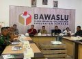 APK Tak Sesuai Aturan, Bawaslu Rembang Imbau KPU Tertipkan Peserta Pilkada 16 APK Tak Sesuai Aturan, Bawaslu Rembang Imbau KPU Tertipkan Peserta Pilkada