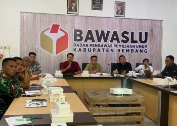 APK Tak Sesuai Aturan, Bawaslu Rembang Imbau KPU Tertipkan Peserta Pilkada