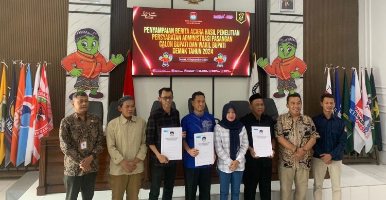 Berkas Administrasi Kedua Paslon di Pilbup Demak Belum Memenuhi Syarat 1 Berkas Administrasi Kedua Paslon di Pilbup Demak Belum Memenuhi Syarat