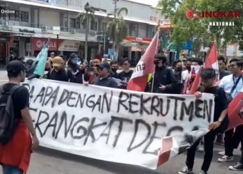 Massa Pertanyakan Tes Seleksi Perades di Pati Pakai LJK Bukan CAT