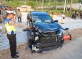 Honda CRV Adu Banteng dengan Truk di Tuntang, Dua Pengendara Motor Kena Imbas