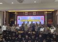 19 Gangster Deklarasikan Pembubaran Kelompok di Polrestabes Semarang 18 19 Gangster Deklarasikan Pembubaran Kelompok di Polrestabes Semarang