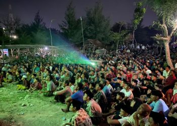 Relawan Harno-Hanies dan Luthfi-Yasin Gelar Nobar Timnas Indonesia vs China di Rembang