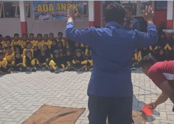 Sosialisasi Penanggulangan Kebakaran, Satpolkar Kendal Ajari Siswa SD