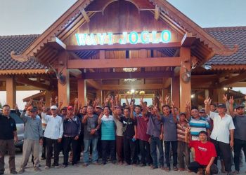 Penuhi Area Parkir, Ratusan Sopir Angkutan Umum Beri dukungan Harno – Hanies di Pilkada Rembang