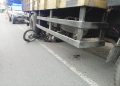 Berniat Menyalip, Seorang Pengendara Motor Tewas Tertabrak Truk di Rembang 17 Berniat Menyalip, Seorang Pengendara Motor Tewas Tertabrak Truk di Rembang