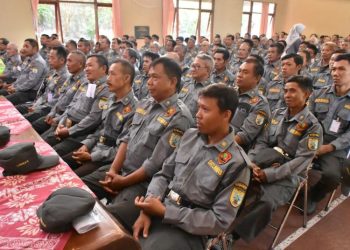 Ratusan Anggota Satlinmas Salatiga Terima Insentif dari Pemkot, Pj Wali Kota: Tanda Tresna