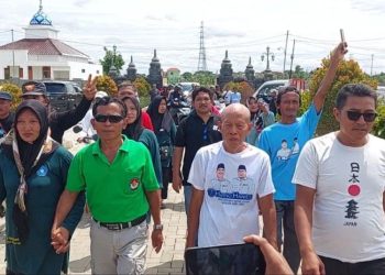 Para Pendukung Potong Gundul dan Jalan Kaki, Penuhi Nadzar Kemenangan Harno-Hanies di Pilkada Rembang