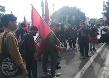Demo Pengisian Perades Berlanjut, Mahasiswa Kembali Padati Kantor Bupati Pati