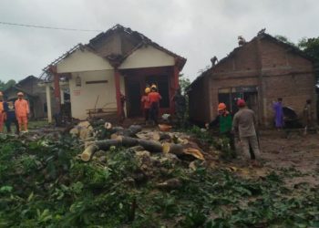 Angin Puting Beliung Rusak 20 Rumah dan 1 Mushalla di Jepara