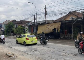 Bahayakan Pengguna, Jalan Kudus-Purwodadi Rusak Sepanjang 100 Meter
