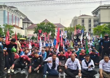 Kembali Gelar Demo, Abjat Tuntut Pj Gubernur Jateng Patuhi Konstitusi Soal UMSK