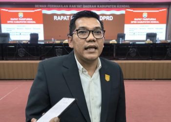 DPRD Kendal Sorot Atap Bocor Pasar Weleri, Disdagkop UKM Sebut Ditangani Pihak Ketiga