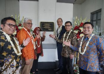 Resmikan Plakat Penyair Legendaris Arthur Rimbaud, Dubes Prancis Datangi Stasiun Tuntang Semarang 1 Resmikan Plakat Penyair Legendaris Arthur Rimbaud, Dubes Prancis Datangi Stasiun Tuntang Semarang