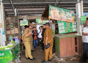 Atap Pasar Jember Bocor, Pemkab Kudus Alokasikan Rp 1 Miliar untuk Perbaikan 7 Atap Pasar Jember Bocor, Pemkab Kudus Alokasikan Rp 1 Miliar untuk Perbaikan
