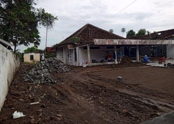 Mangkrak Hingga Jadi Sarang Ular, Bangunan Milik Kemenkeu RI akan Jadi Kantor Bawaslu Pati 1 Mangkrak Hingga Jadi Sarang Ular, Bangunan Milik Kemenkeu RI akan Jadi Kantor Bawaslu Pati