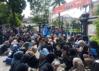 Kenaikan UMK Dinilai Kecil, Ratusan Buruh di Salatiga Tuntut 10 Persen