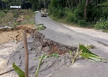 Belum Genap Sebulan Diperbaiki, Jalan Pati-Grobogan di Tambakromo Ambles Lagi