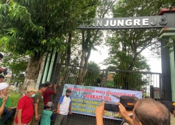 TPA Tanjungrejo Kudus Disegel Warga Akibat Overload dan Cemari Lingkungan