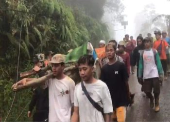 Korban Tewas Akibat Longsor di Pekalongan Bertambah Jadi 20 Orang Siang Ini 7 Korban Tewas Akibat Longsor di Pekalongan Bertambah Jadi 20 Orang Siang Ini