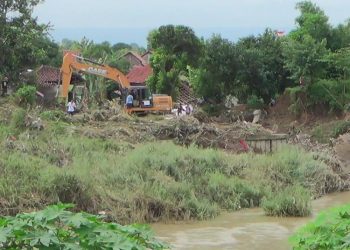 Pakai Ekskavator, Penutupan Tanggul Jebol Kali Bodri Kendal Ditarget Selesai 4 Hari