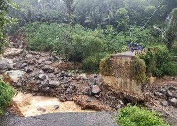 Jembatan di Petungkriyono Pekalongan Putus Akibat Longsor, Perekonomian Warga Teganggu