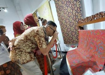 Kunker ke Pekalongan, Wamenbud Giring Ganesha Sorot Ancaman Batik Impor Cina
