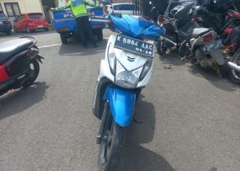 Satu Orang Tewas Akibat Dua Motor Adu Banteng di Karangrandu Jepara