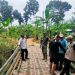 Akibat Ambrol, Jembatan Bambu Dibangun di Pelemgede Pati untuk Akses Warga 8 Akibat Ambrol, Jembatan Bambu Dibangun di Pelemgede Pati untuk Akses Warga