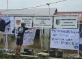 Banjir di Demak Tak Kunjung Surut, Warga Kesal Hingga Lakukan Aksi Protes 19 Banjir di Demak Tak Kunjung Surut, Warga Kesal Hingga Lakukan Aksi Protes