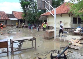 Pasca Terdampak Banjir, KBM SMP 2 Patebon Kendal Masih dilakukan Secara Daring 