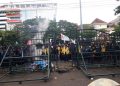 Demo Mahasiswa Semarang, Halaman Gedung Gubernur Dilempari Kotoran Sapi 17 Demo Mahasiswa Semarang, Halaman Gedung Gubernur Dilempari Kotoran Sapi