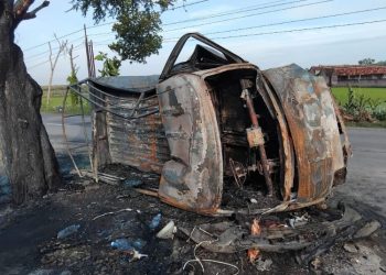 Kronologi Pick Up Terbakar di Grobogan, Berawal dari Sopir Hindari Jalan Berlubang