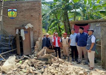 Rumah Lansia di Klepu Jepara Roboh, Bupati Gerak Cepat Berikan Bantuan