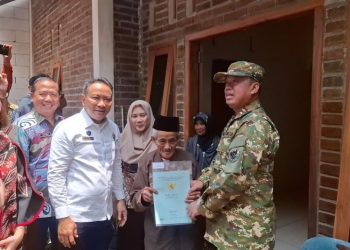 Menteri ATR/BPN Serahkan 965 Sertifikat Konsolidasi Tanah di Jateng 6 Menteri ATR/BPN Serahkan 965 Sertifikat Konsolidasi Tanah di Jateng