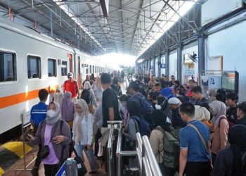 KAI Daop 4 Semarang Bagikan Takjil Gratis Pada Pelanggan Selama Ramadan