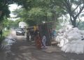 Truk Bermuatan Kotoran Ayam Terguling di Winong Pati Akibat Jalan Rusak 15 Truk Bermuatan Kotoran Ayam Terguling di Winong Pati Akibat Jalan Rusak