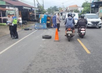 Akibat Mengantuk, Pengemudi Toyota Wish Tabrak Dua Mobil di Jepara