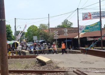 15 Perlintasan KA di Kendal Tanpa Palang Pintu, Pemudik Diimbau Waspada