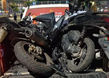 Yamaha R15 Terobos Lampu Merah dan Hantam Vario di Salatiga, 2 Pengendara Tewas 