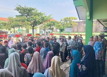 Demo Tolak Tambang Baru, Warga Sumberrejo Jepara Datangi Kantor DLH